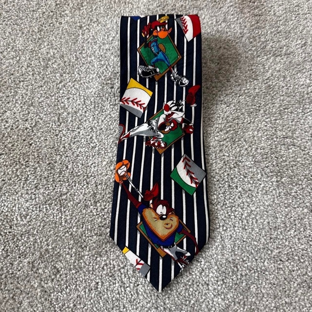 Vintage 1993 Looney Tunes Baseball Tie Bugs Bunny Cartoon Tie